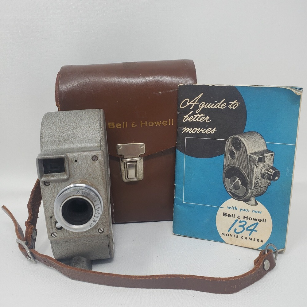 Vintage Bell & Howell 134‎ Movie Camera 8MM Manual Case f1.9 Super Comat lens